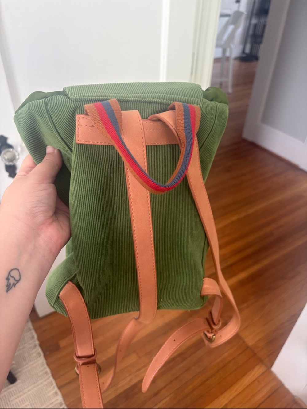Universal Thread Green Backpack Interior with Label - Picture 4 of 7